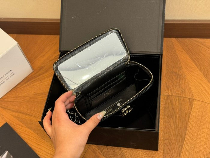 Channel 23 vanity bag
