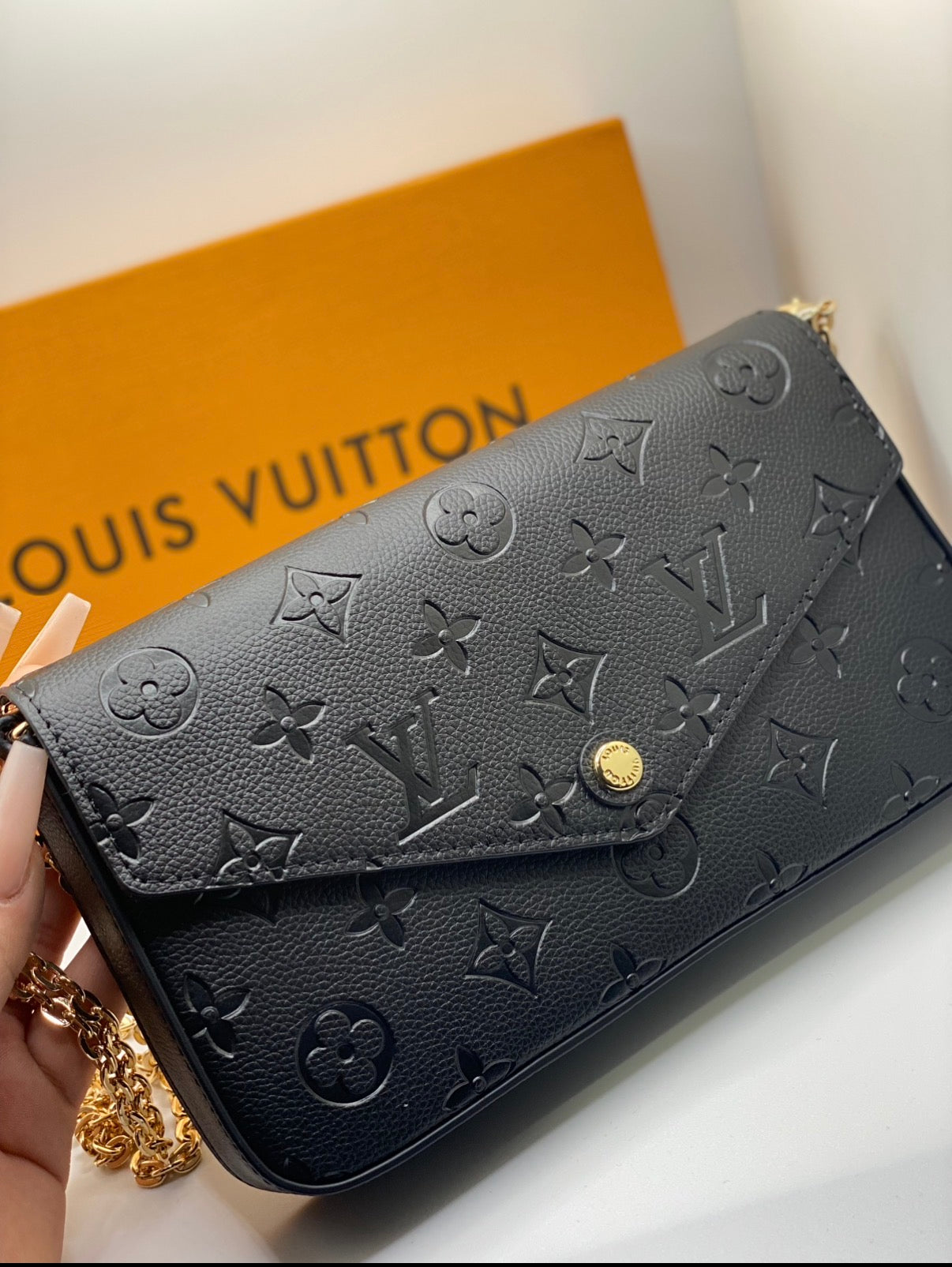 LV p bag