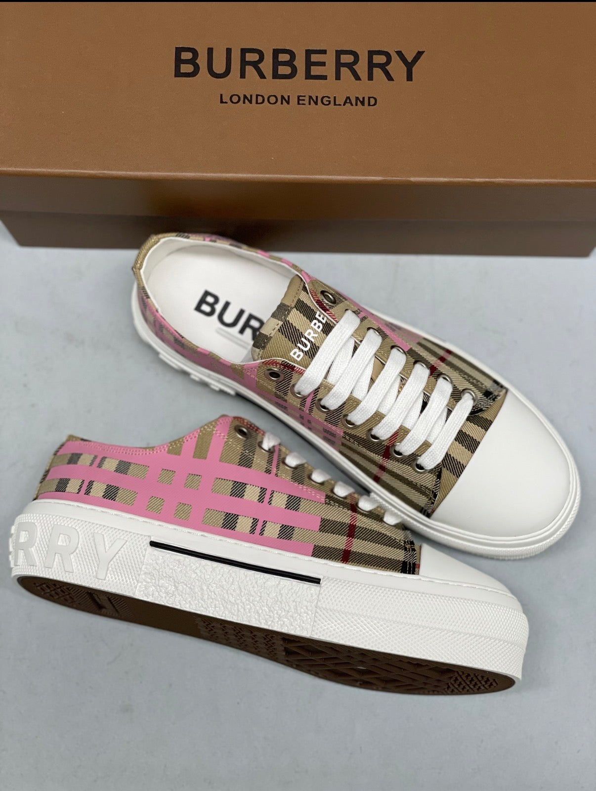 Pinky Burberry