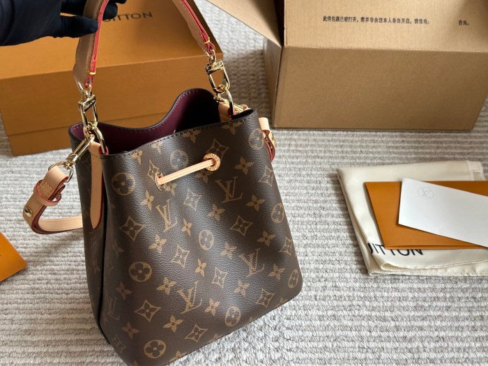 LV NéoNoé Bag