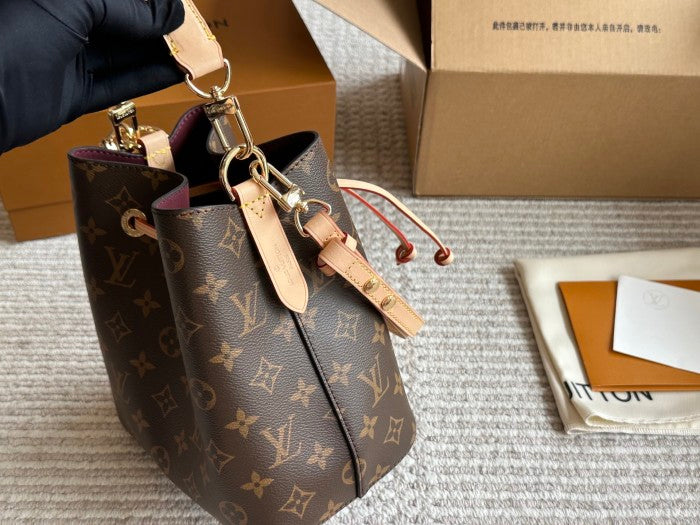 LV NéoNoé Bag