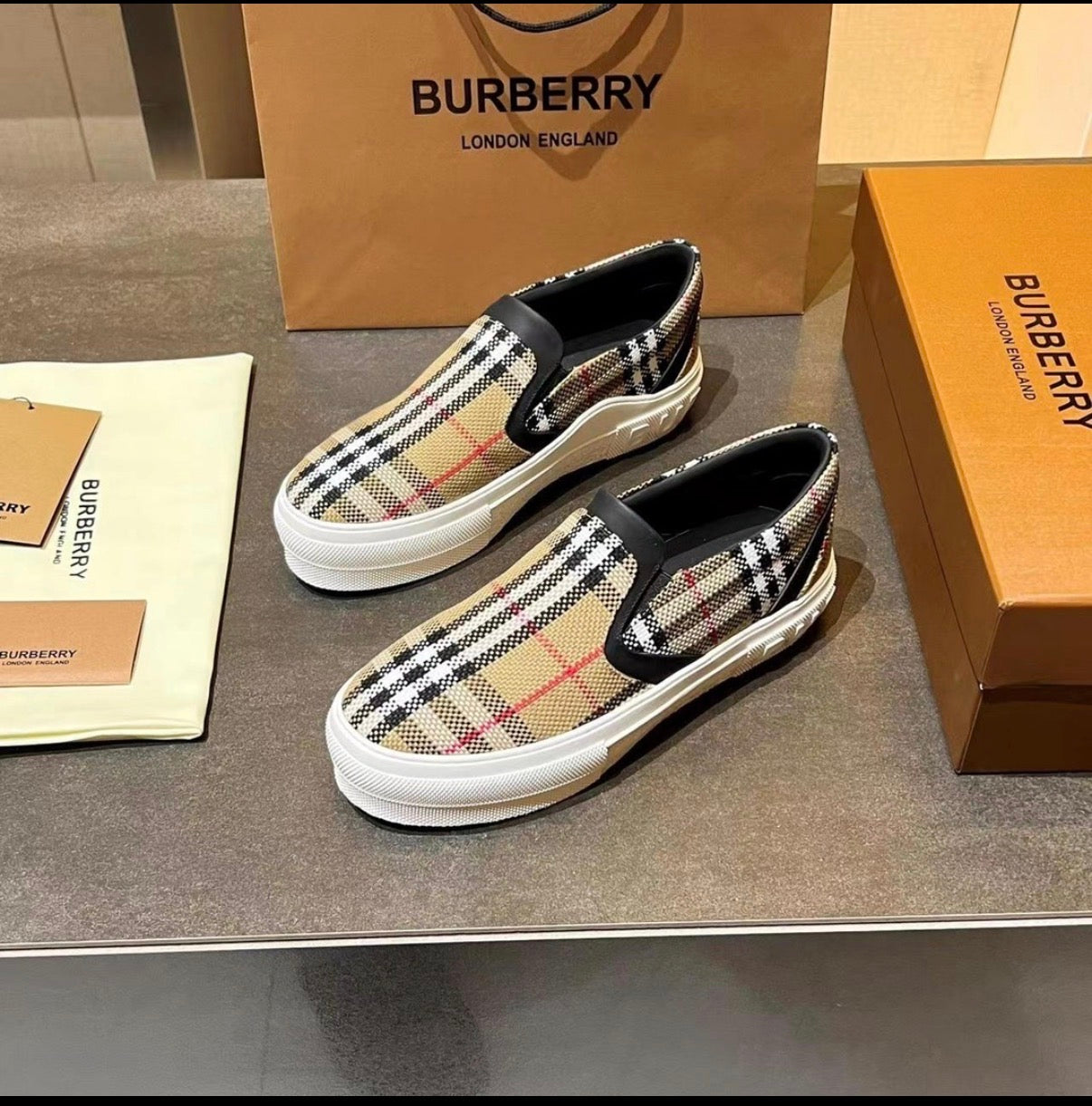 Burberry⭐️
