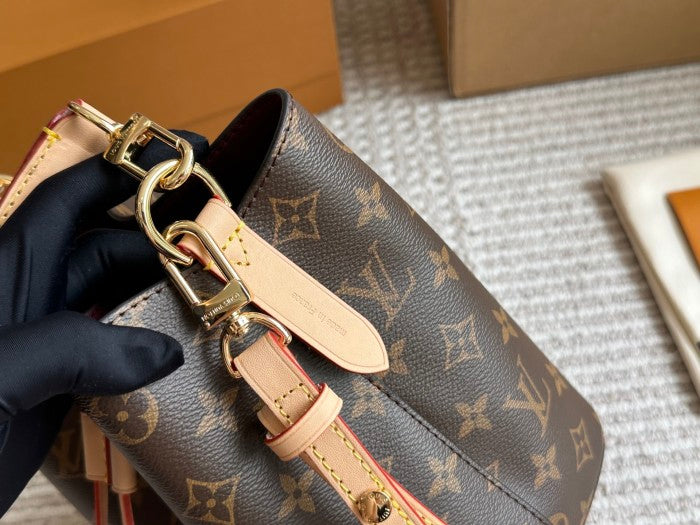 LV NéoNoé Bag