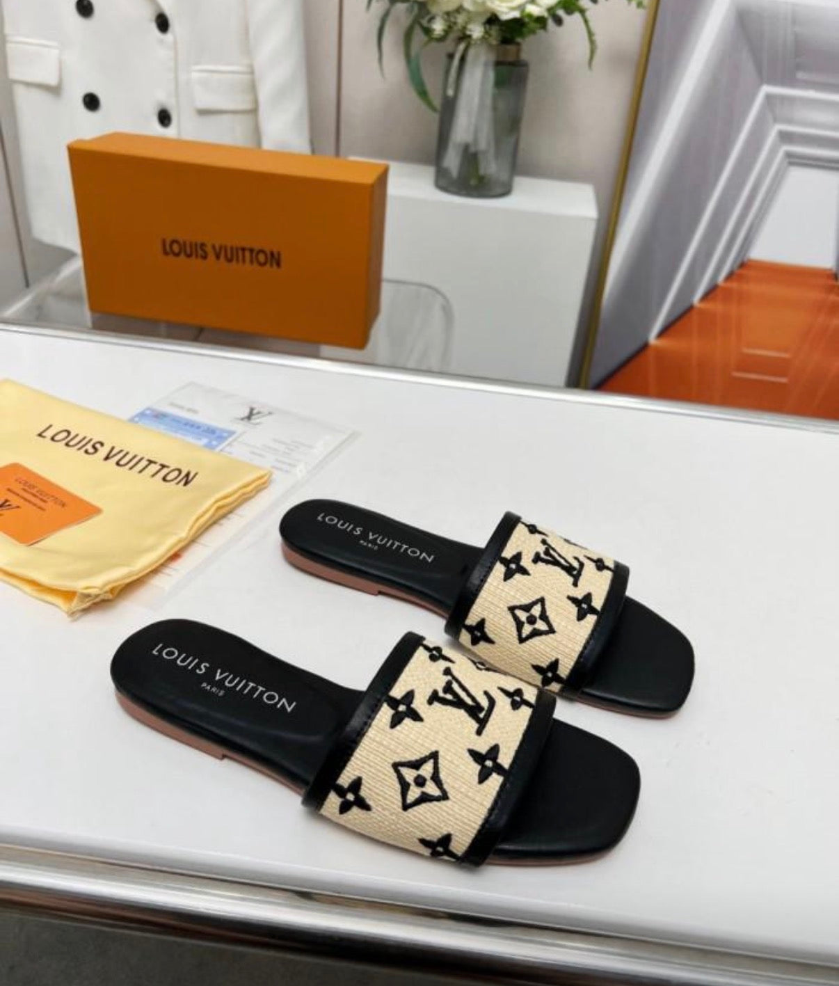 LV black