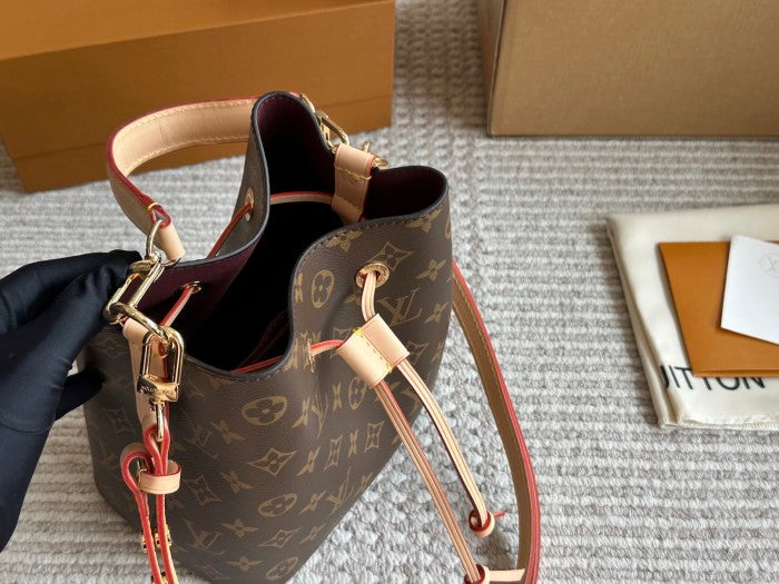 LV NéoNoé Bag