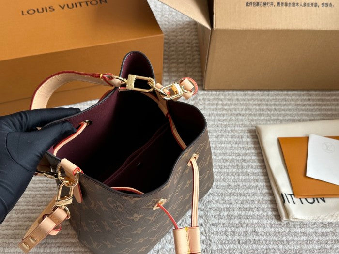 LV NéoNoé Bag