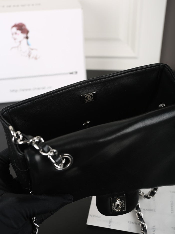Black/silver channel
