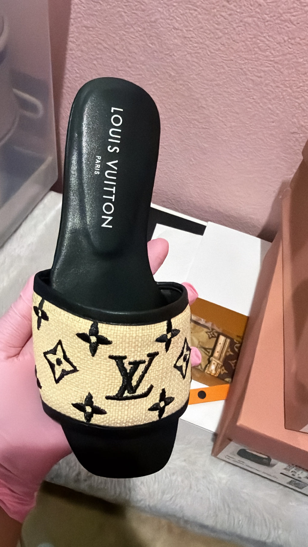 LV black