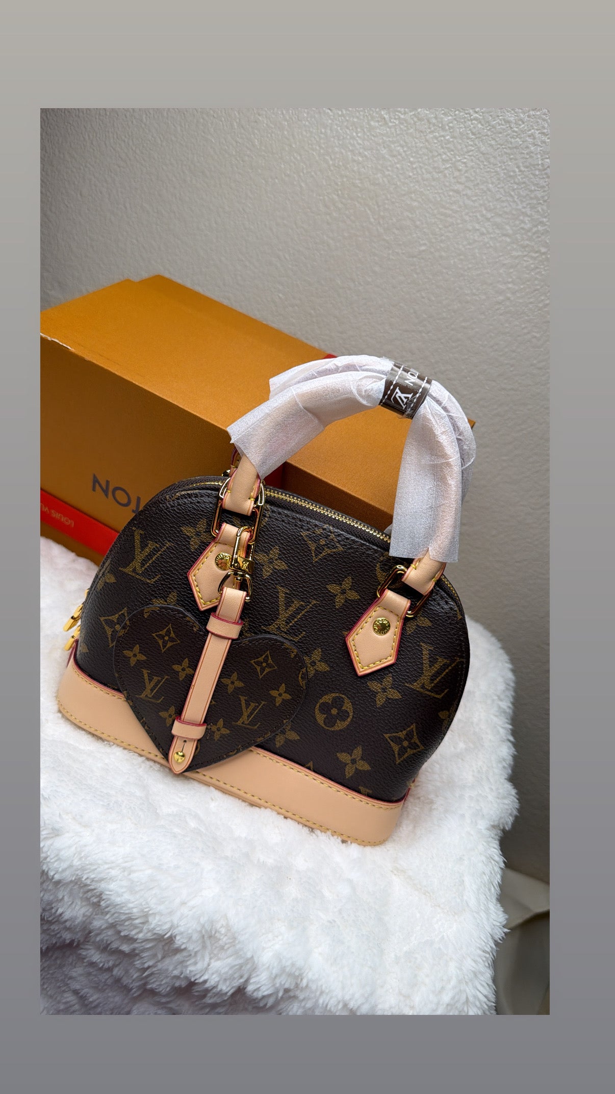 Light brown Alma