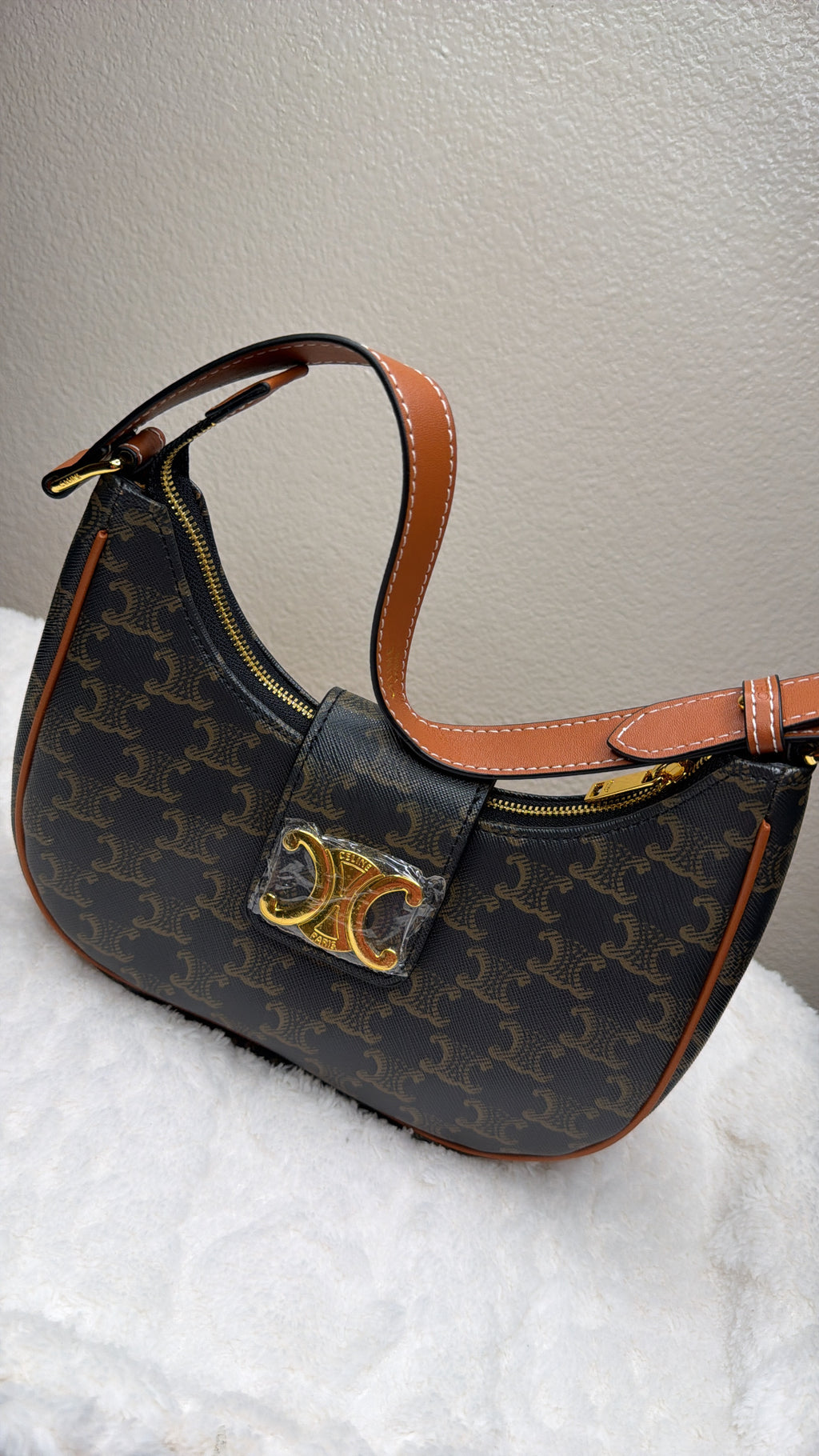 C shoulder bag
