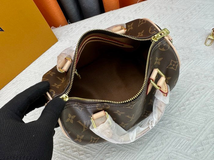 LV Speedy Bandoulière Bag 25