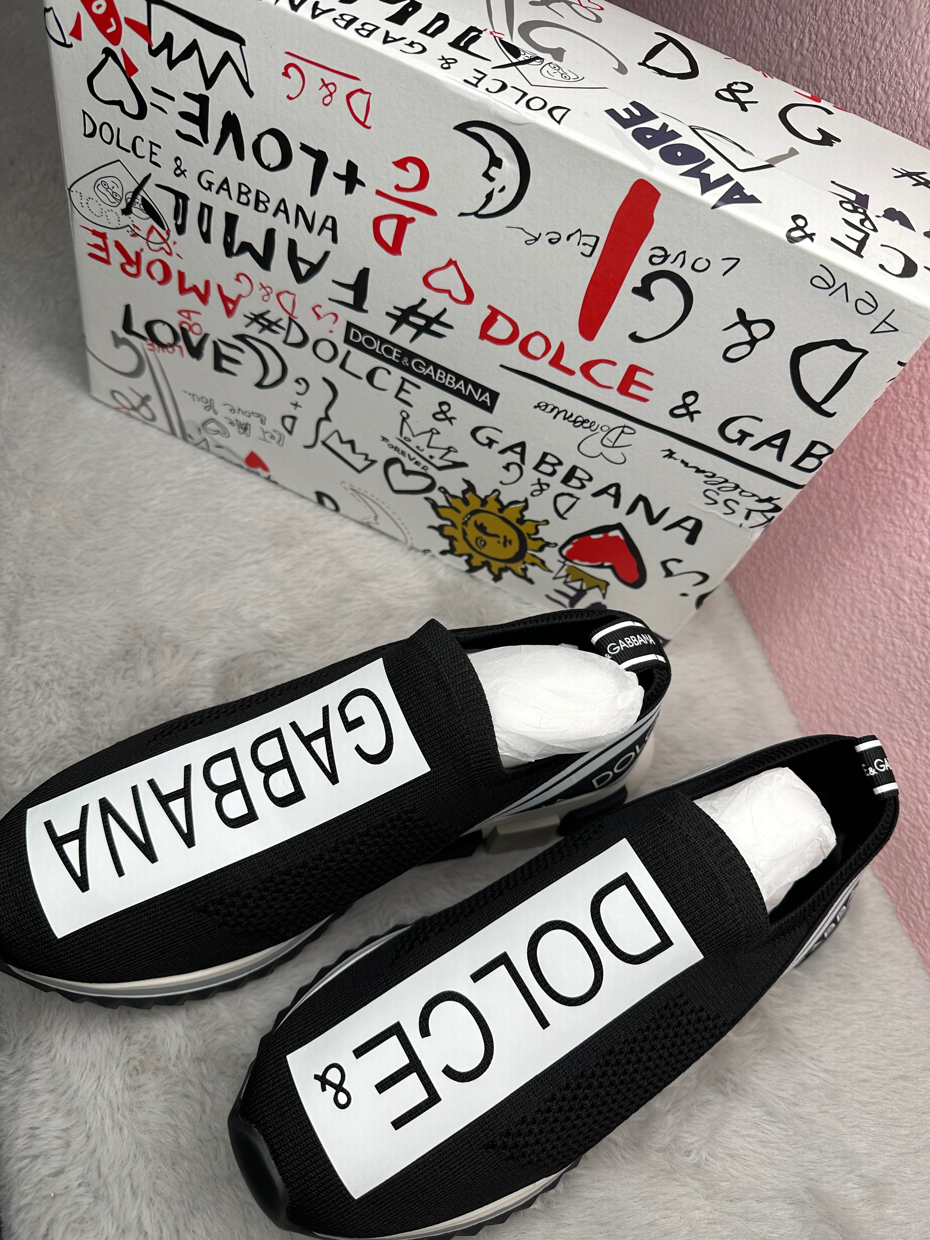 DG B sneakers