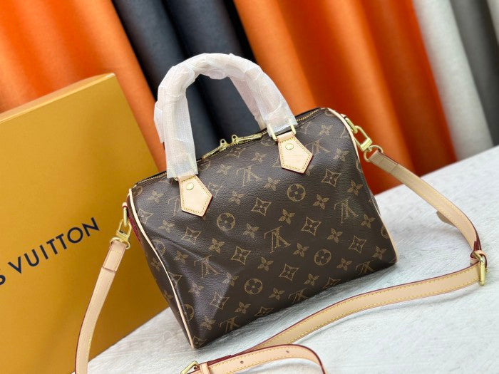 LV Speedy Bandoulière Bag 25